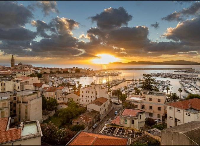 Terrazza Del Convento - Cozy Apartment With Seeview Private Terrace Alghero Zewnętrze zdjęcie